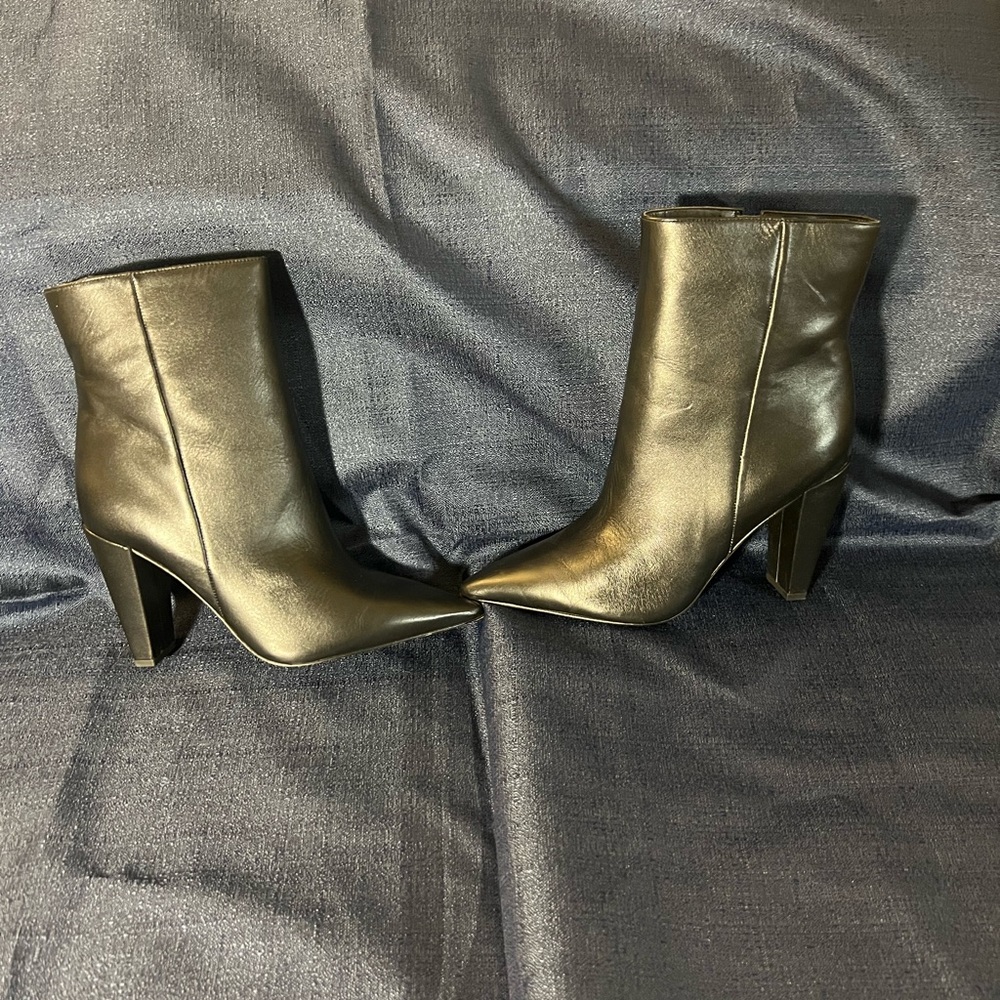 Vince Camuto Black Heeled Ankle Boots Size 7.5